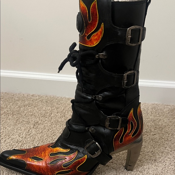 Fiery Black Combat Boots - Picture 2 of 4